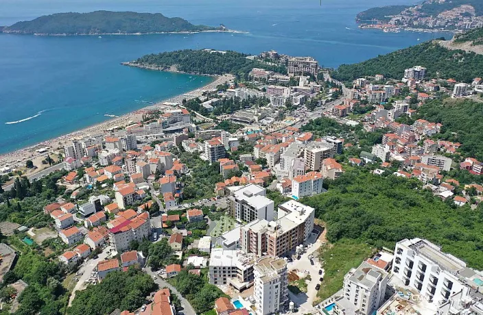 Becici, Karadağ’da Deniz Manzaralı Yeni Özel Konut Projesi